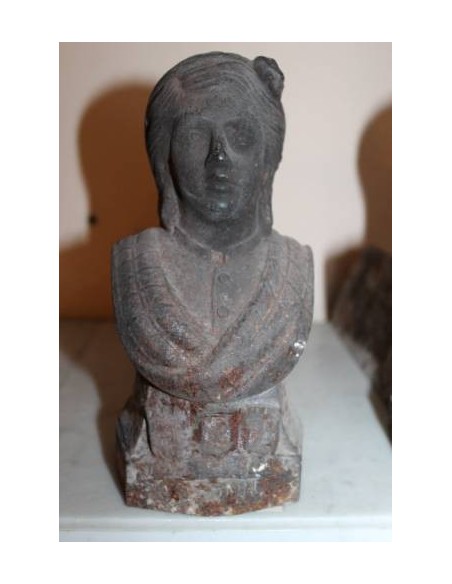 124 UN BUSTO IN GHISA DI GIOVINETTA NEL VOSTRO CAMINETTO