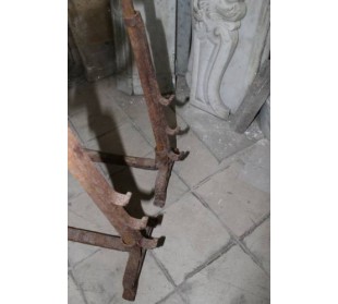 016 MONUMENTALE COPPIA DI ALARI PER CAMINO, IN FERRO BATTUTO 2