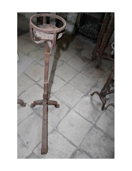 016 MONUMENTALE COPPIA DI ALARI PER CAMINO, IN FERRO BATTUTO