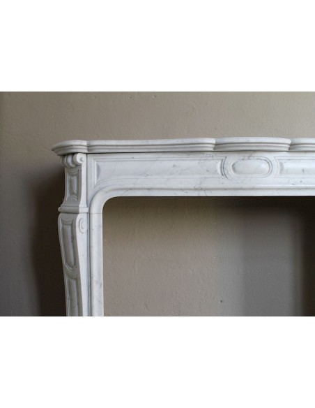 006 CAMINO "POMPADOUR PIED GALBÉ" CON FRONTALE TRANSIZIONE IN MARMO BIANCO CARRARA