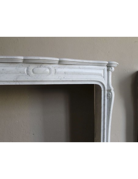 006 CAMINO "POMPADOUR PIED GALBÉ" CON FRONTALE TRANSIZIONE IN MARMO BIANCO CARRARA