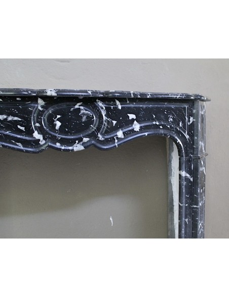 019 CAMINETTO LUIGI XV "POMPADOUR PLAT" SCOLPITO IN MARMO NERO MARQUINIA