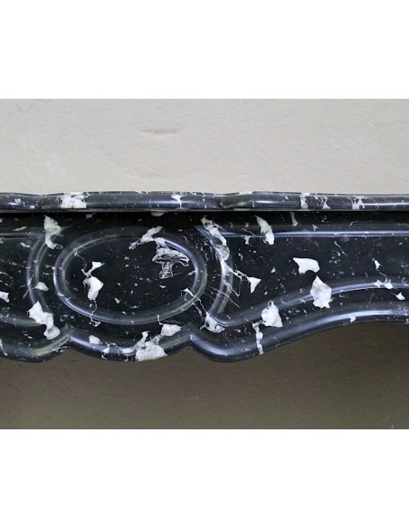 019 CAMINETTO LUIGI XV "POMPADOUR PLAT" SCOLPITO IN MARMO NERO MARQUINIA