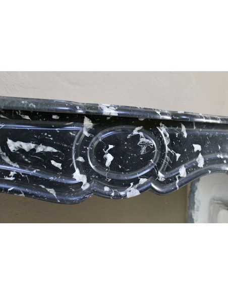 019 CAMINETTO LUIGI XV "POMPADOUR PLAT" SCOLPITO IN MARMO NERO MARQUINIA