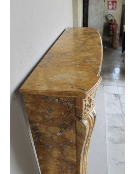 254 "DEUX FLEURS ARRONDI" IN MARMO GIALLO SIENA D'ANTICA CAVAZIONE E NON PIU' ESISTENTE