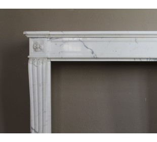 Camino antico in marmo Bianco Calacatta di stile neoclassico e epoca ottocentesca 2