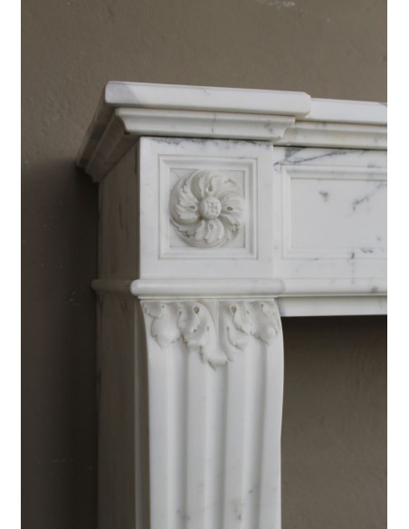 255 CAMINO "DEUX ÉTOILLES" IN RAFFINATO MARMO CALACATTA CREMO VENATO