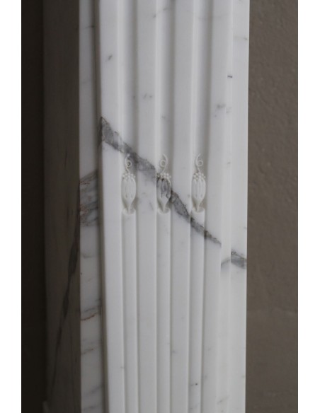 255 CAMINO "DEUX ÉTOILLES" IN RAFFINATO MARMO CALACATTA CREMO VENATO