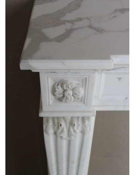 255 CAMINO "DEUX ÉTOILLES" IN RAFFINATO MARMO CALACATTA CREMO VENATO