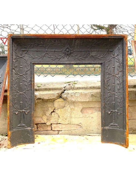 CG 085 CONTROCUORE CAMINO NEOCLASSICO CON DECORAZIONI FLOREALI IN GHISA ARTISTICA