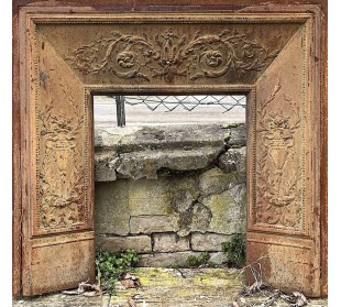 CONTROCUORE ANTICO IN GHISA ARTISTICA PER CAMINO IN MARMO