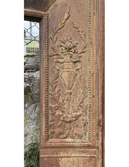 CG 087 CAMINETTO CONTROCUORE LUIGI XVI IN GHISA ARTISTICA