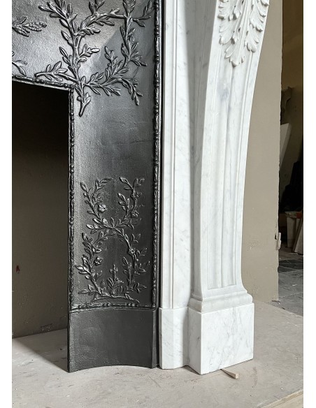 222 AG CAMINO LUIGI XVI "TROIS FLEURS" SCOLPITO IN MARMO BIANCO DI CARRARA