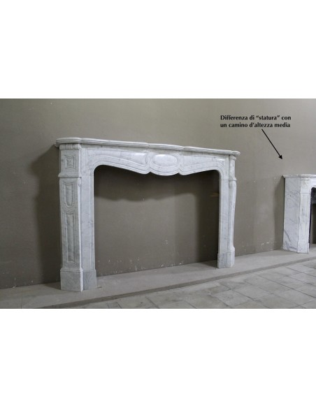 052 CAMINO ANTICO "PIED GALBÉ" DI ECCEZIONALI DIMENSIONI SCOLPITO IN MARMO BIANCO CARRARA