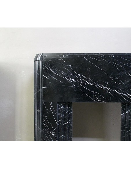 711 ICONICO CAMINO ART DECO SCOLPITO IN MARMO NERO MARQUINIA