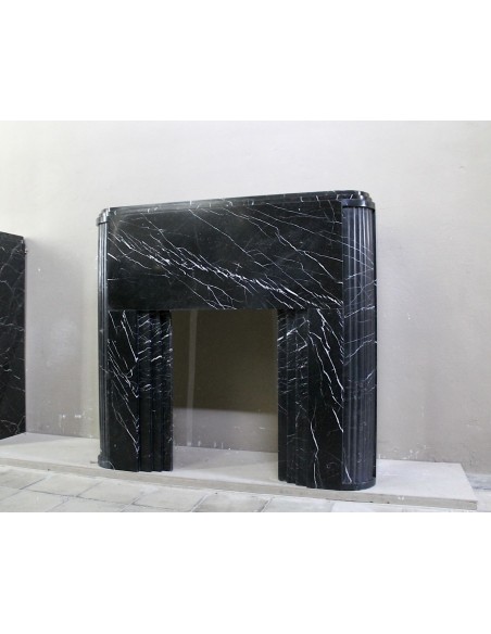 711 ICONICO CAMINO ART DECO SCOLPITO IN MARMO NERO MARQUINIA