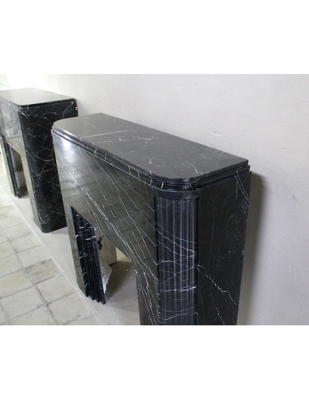 711 ICONICO CAMINO ART DECO SCOLPITO IN MARMO NERO MARQUINIA