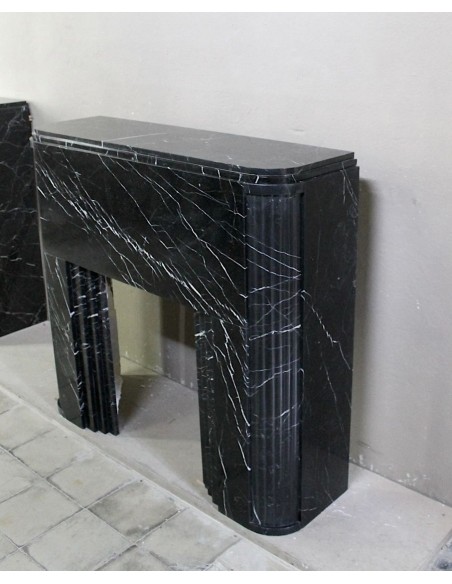 711 ICONICO CAMINO ART DECO SCOLPITO IN MARMO NERO MARQUINIA