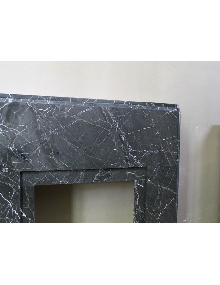 715 CAMINO ANTICO "ART DECO" SCOLPITO IN MARMO NERO MARQUINIA GOLD