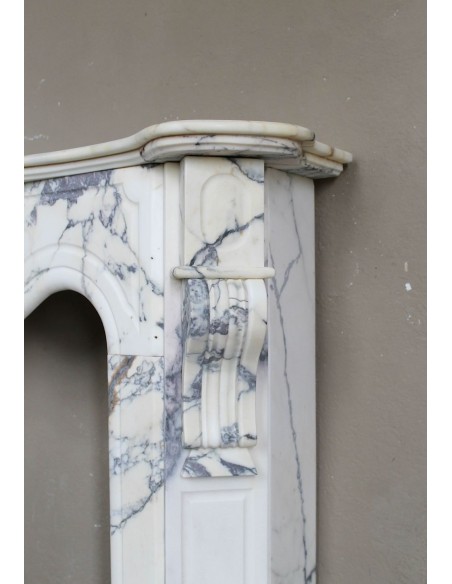 046 CAMINO LUIGI XV "COEUR" IN BAROCCO PROVENZALE SCOLPITO IN FASCINOSO MARMO BRÈCHE VIOLETTE