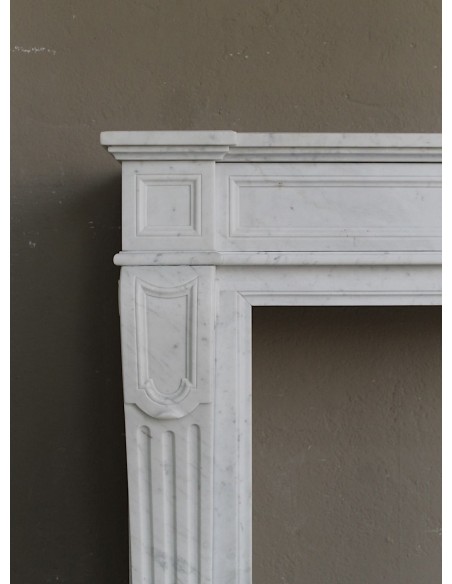 229 CAMINO LUIGI XVI "LANGUETTE CLASSIQUE"  IN CANDIDISSIMO MARMO BIANCO "P" CARRARA