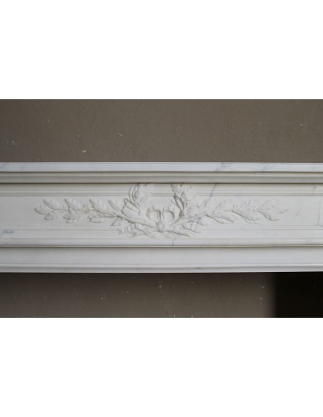 244 CAMINO LUIGI XVI "RAMO D'ULIVO" SCOLPITO IN MARMO BIANCO STATUARIO ARABESCATO CARRARA