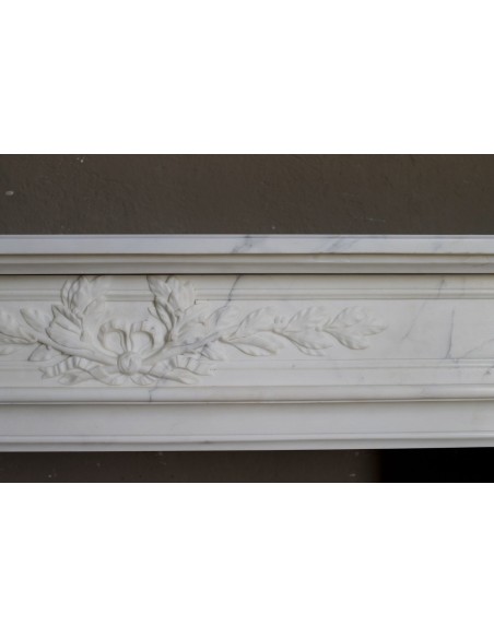 244 CAMINO LUIGI XVI "RAMO D'ULIVO" SCOLPITO IN MARMO BIANCO STATUARIO ARABESCATO CARRARA