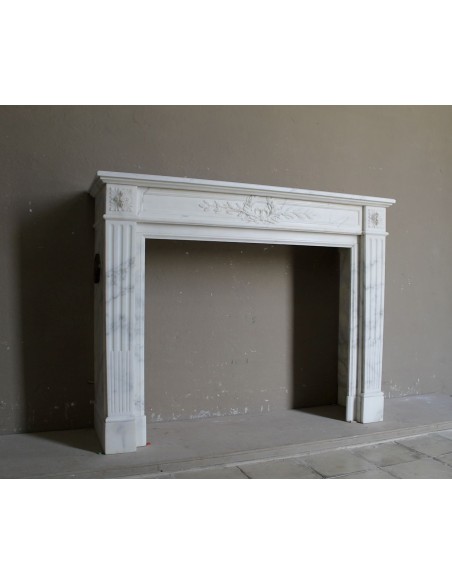 244 CAMINO LUIGI XVI "RAMO D'ULIVO" SCOLPITO IN MARMO BIANCO STATUARIO ARABESCATO CARRARA