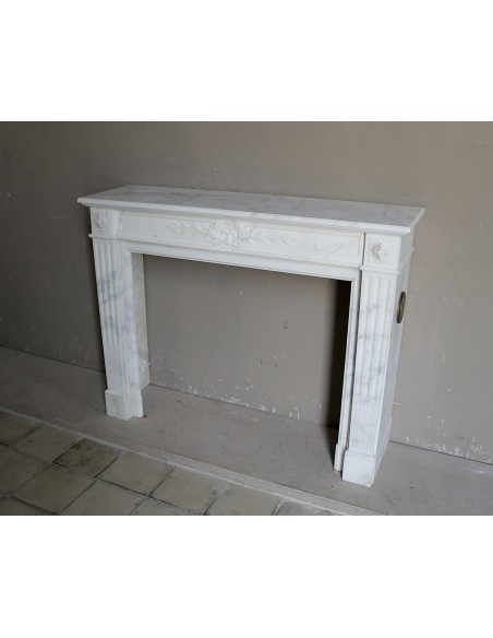 244 CAMINO LUIGI XVI "RAMO D'ULIVO" SCOLPITO IN MARMO BIANCO STATUARIO ARABESCATO CARRARA