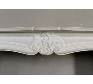 Caminetto antico in pietra in vendita a prezzo scontato, in occasione. Questo è un camino in pietra elegante ed economico. 2