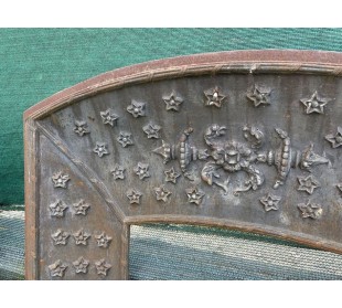 Controcuore antico in ghisa d'arte antico, d'epoca Art Nouveau da abbinare a camino antico in marmo. 2