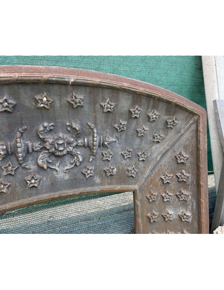 Controcuore antico in ghisa d'arte antico, d'epoca Art Nouveau da abbinare a camino antico in marmo.