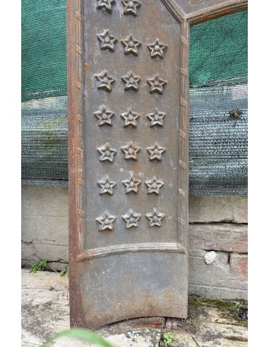 Controcuore antico in ghisa d'arte antico, d'epoca Art Nouveau da abbinare a camino antico in marmo.