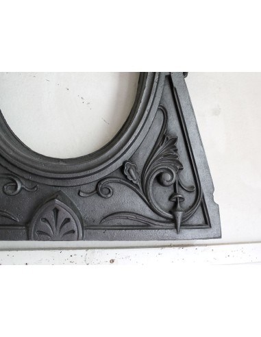 Caminetto Oeil de boeuf "Majorelle" in fusione di ghisa artistica. Questo camino è originale, autentico, ottocentesco.