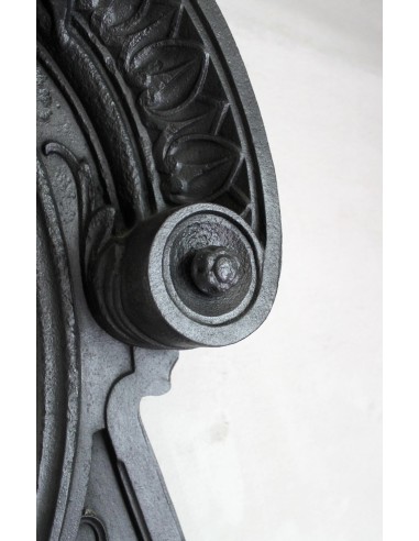 Caminetto Oeil de boeuf "Majorelle" in fusione di ghisa artistica. Questo camino è originale, autentico, ottocentesco.