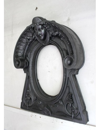 Caminetto Oeil de boeuf "Majorelle" in fusione di ghisa artistica. Questo camino è originale, autentico, ottocentesco.