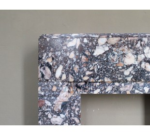 Camino antico Art Deco in marmo Africano variopinto. Questa cornice in marmo da camino è autentica e d'epoca Art Deco. 2