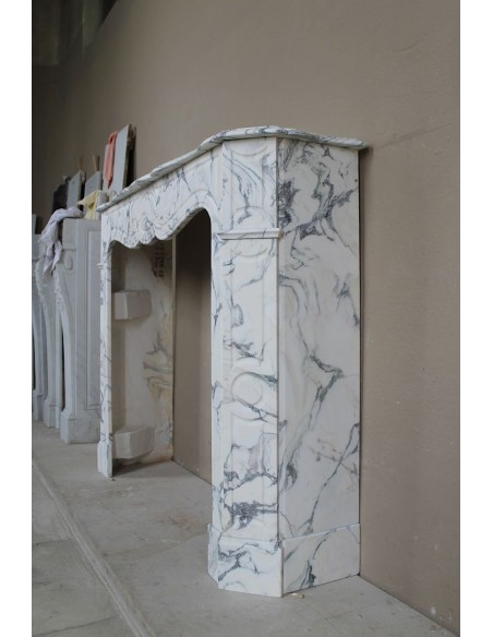 Caminetto barocco antico Pompadour Plat in marmo bianco venato Calacatta Verde