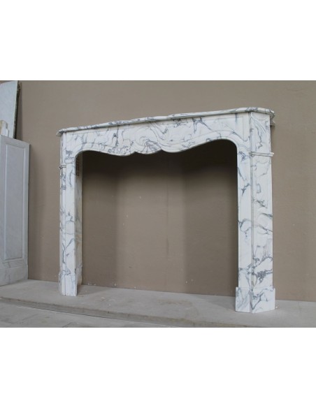 Caminetto barocco antico Pompadour Plat in marmo bianco venato Calacatta Verde