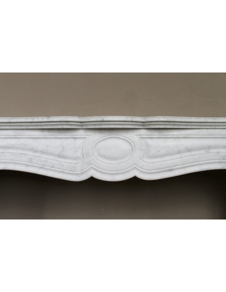 067 CAMINETTO LUIGI XV "POMPADOUR PIED GALBÉ" IN MARMO BIANCO CARRARA
