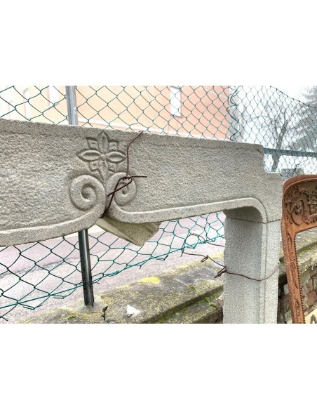 946 OCC PICCOLO E GRAZIOSO CAMINETTO SCOLPITO A MANO IN PIETRA DI  SARNICO