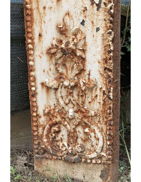 CG 022 RAFFINATO CAMINETTO CONTROCUORE CON ELEMENTI FLOREALI IN FUSIONE DI GHISA D'ARTE