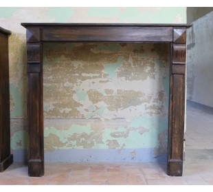 Cornice da caminetto "Louis Philippe" risalente alla fine dell'ottocento, con decorazioni.