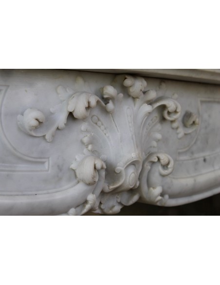 010 AG MONUMENTALE CAMINO LUIGI XV "BOUCLES DE MER" IN MARMO BIANCO DI CARRARA