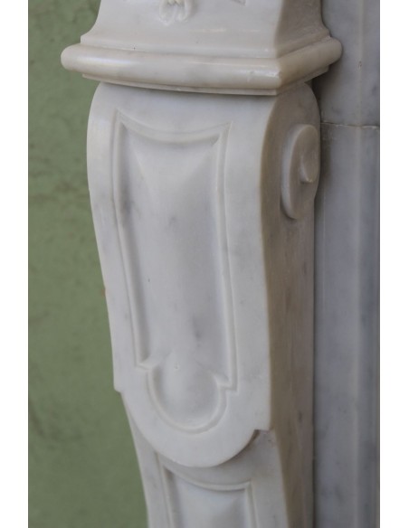 010 AG MONUMENTALE CAMINO LUIGI XV "BOUCLES DE MER" IN MARMO BIANCO DI CARRARA