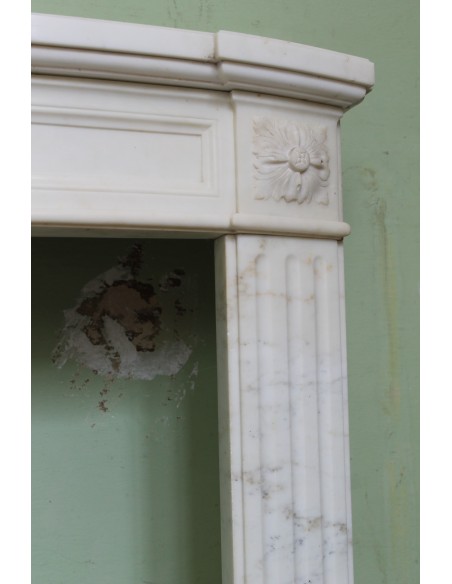 214 CAMINO LUIGI XVI "DEUX ROSES ARRONDI" IN FINISSIMO MARMO CALACATTA CLASSICO