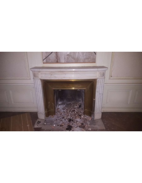 214 CAMINO LUIGI XVI "DEUX ROSES ARRONDI" IN FINISSIMO MARMO CALACATTA CLASSICO