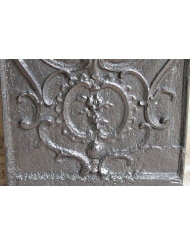 109 PIASTRA IN GHISA ARTISTICA DALLA RARA ELEGANZA