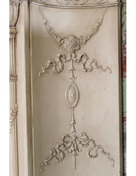 1003 AG IMPORTANTE E FIRMATISSIMO CAMINO IN ESSENZA DI PINO E STUCCHI D'ARTE