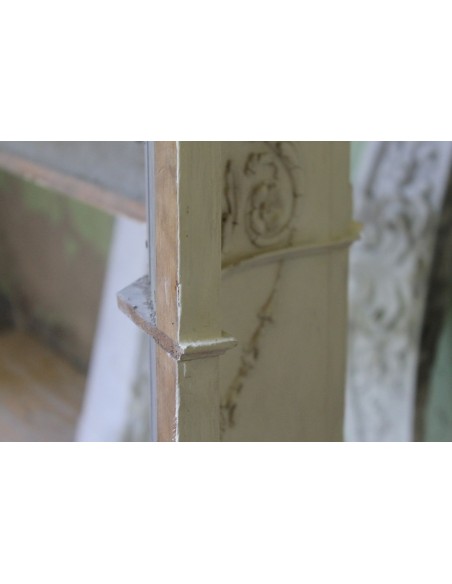 1003 AG IMPORTANTE E FIRMATISSIMO CAMINO IN ESSENZA DI PINO E STUCCHI D'ARTE